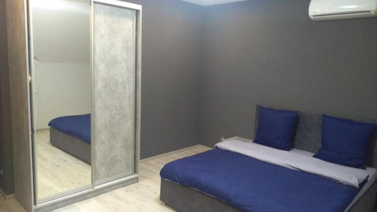 Uzhorod 3 Room Lovely House Esterno foto