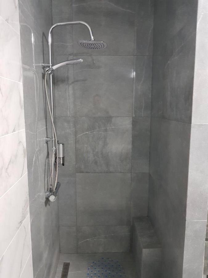 Uzhorod 3 Room Lovely House Esterno foto