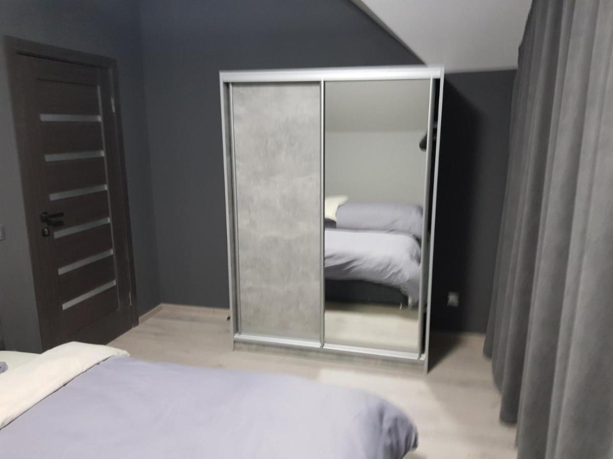 Uzhorod 3 Room Lovely House Esterno foto