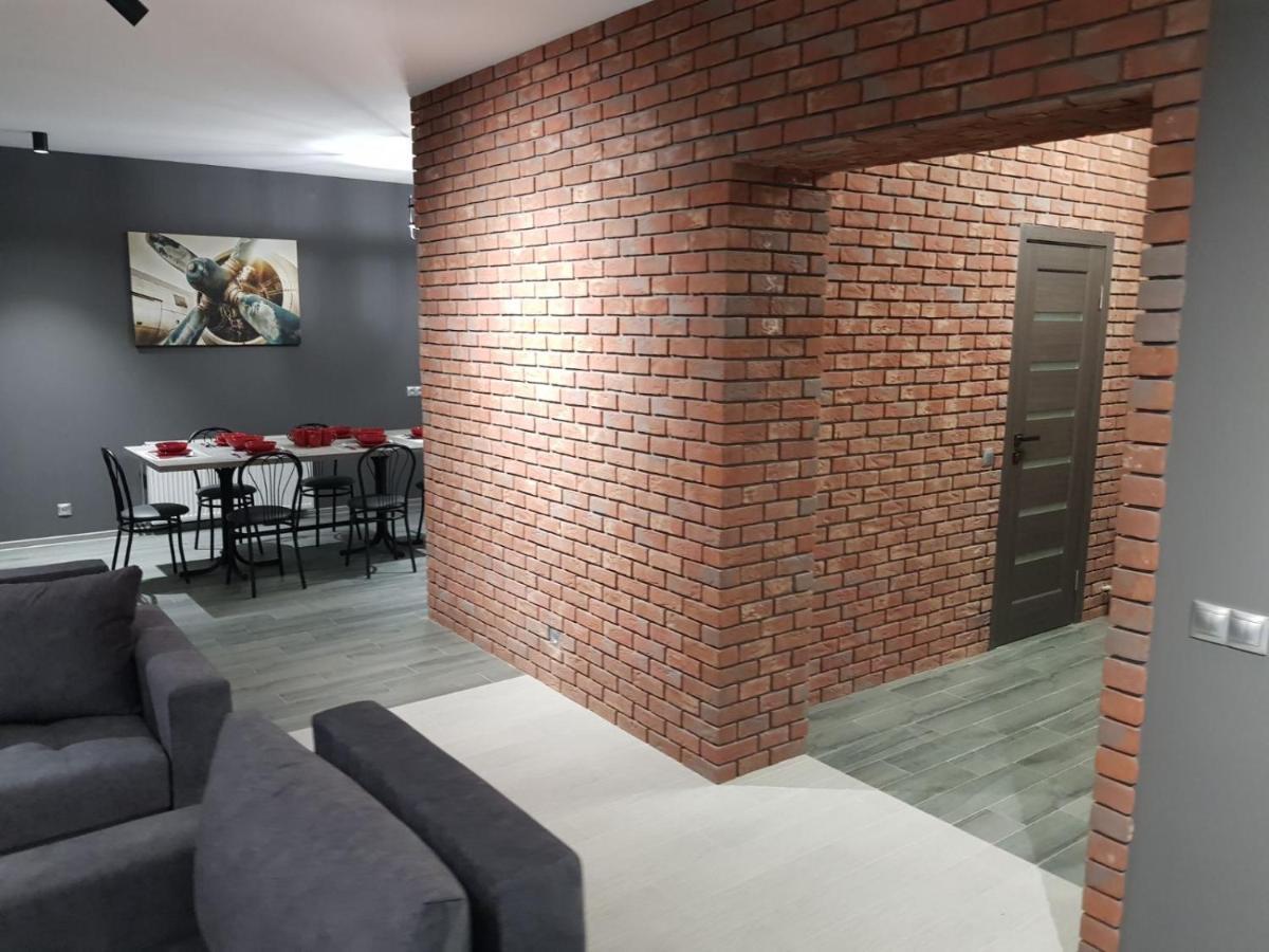 Uzhorod 3 Room Lovely House Esterno foto