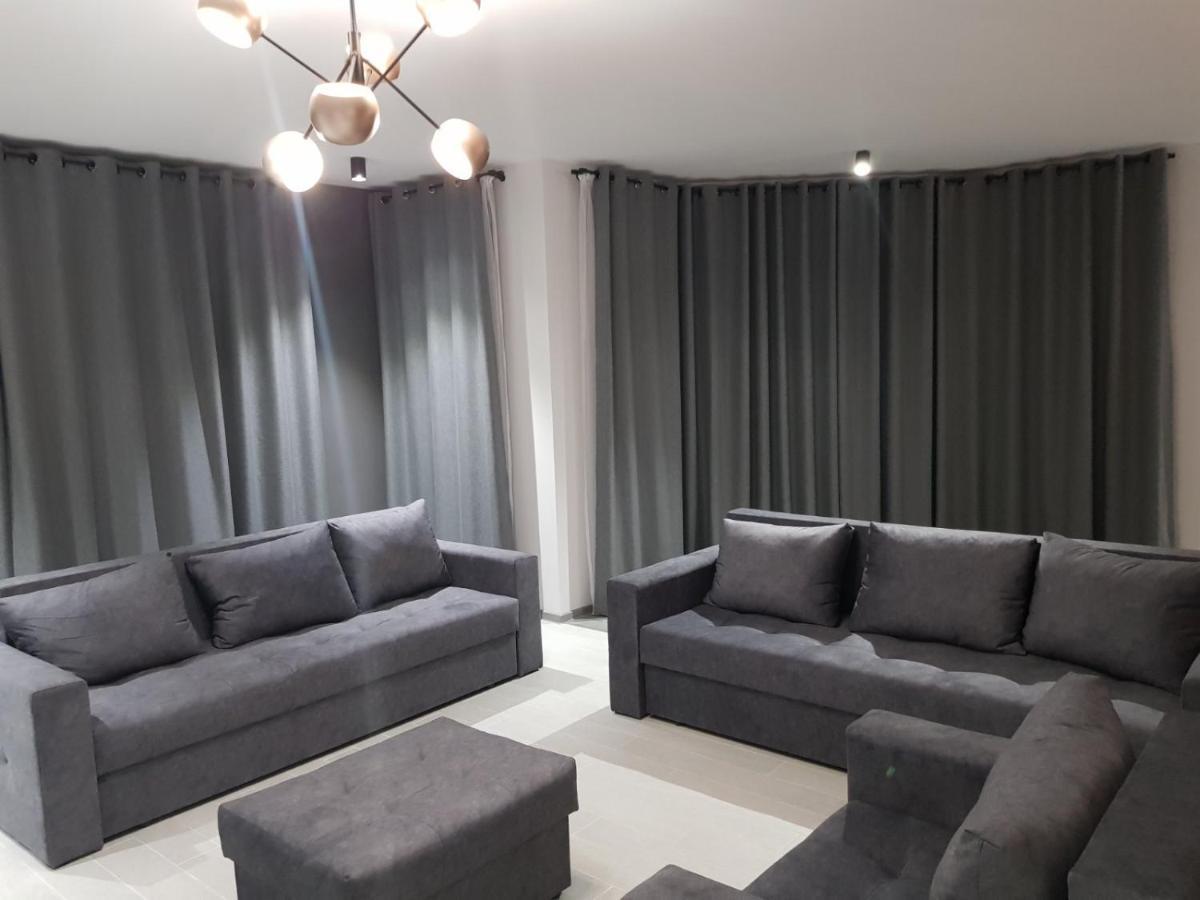 Uzhorod 3 Room Lovely House Esterno foto