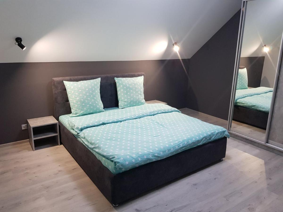 Uzhorod 3 Room Lovely House Esterno foto