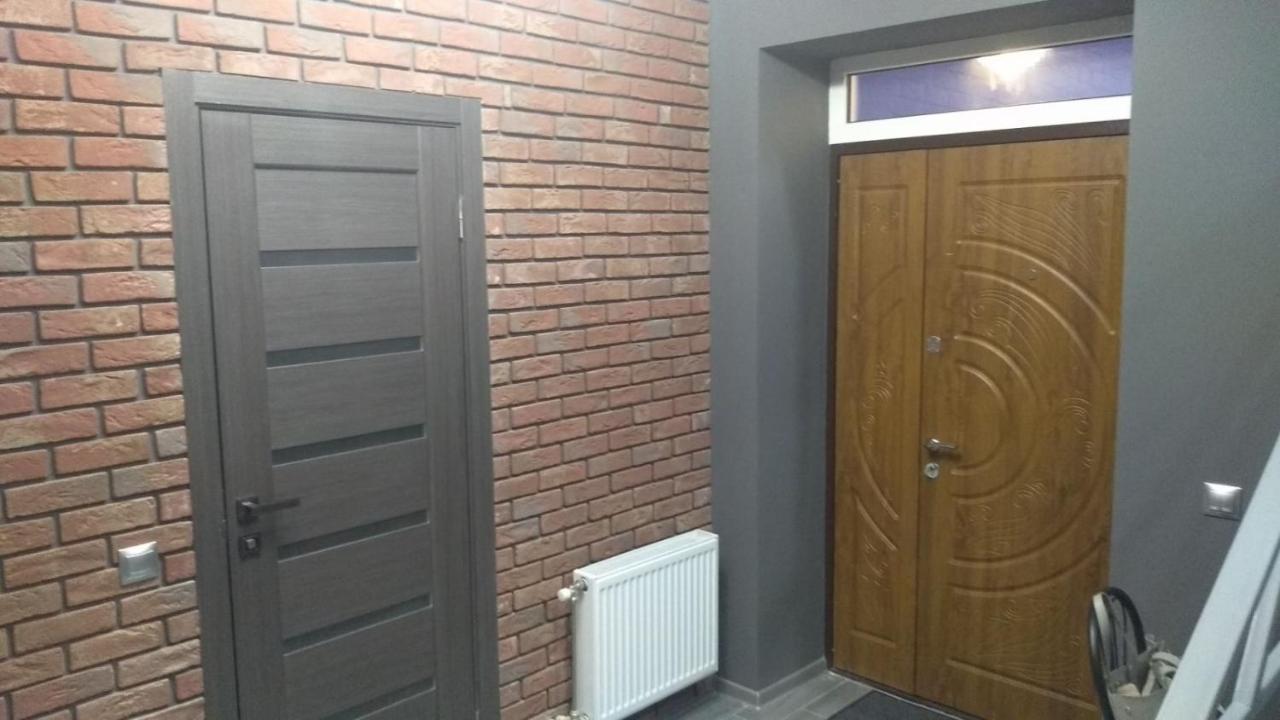 Uzhorod 3 Room Lovely House Esterno foto